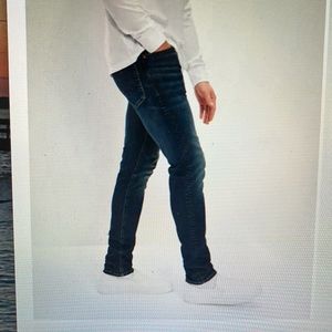 Men’s American Eagle blue jeans